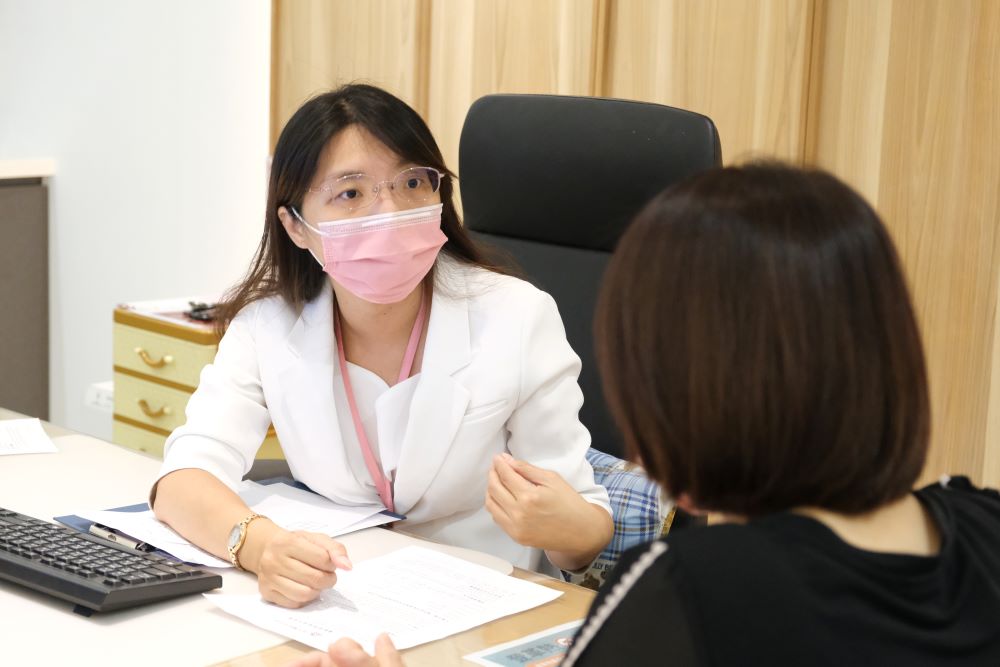 ▲醫院將定期安排資深醫師提供夜間門診(記者王雯玲翻攝)