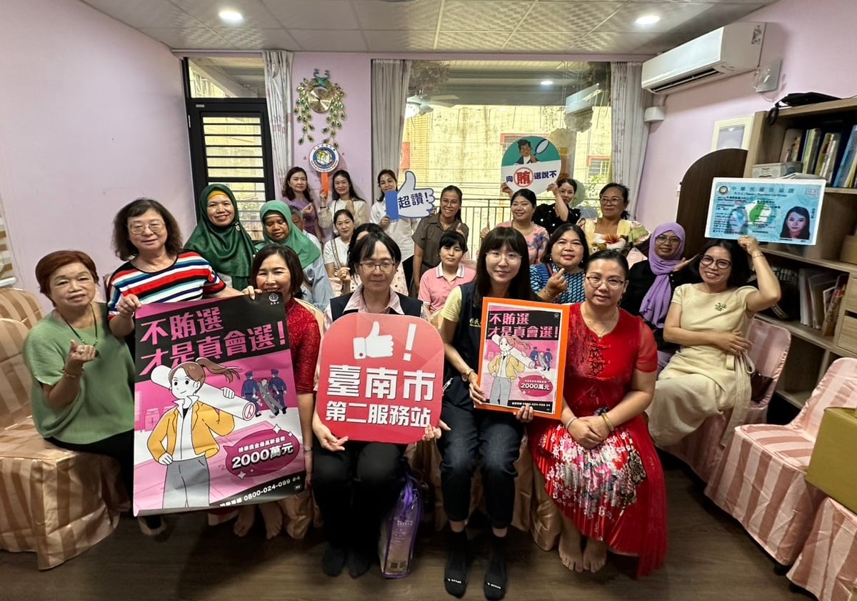 「袋」著創意迎中秋　臺南移民署與新住民家庭手作月餅慶團圓